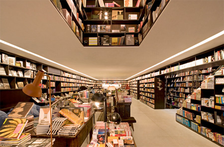 LIVRARIA DA VILA書店空間設(shè)計
