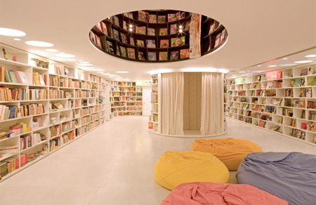 LIVRARIA DA VILA書店空間設(shè)計