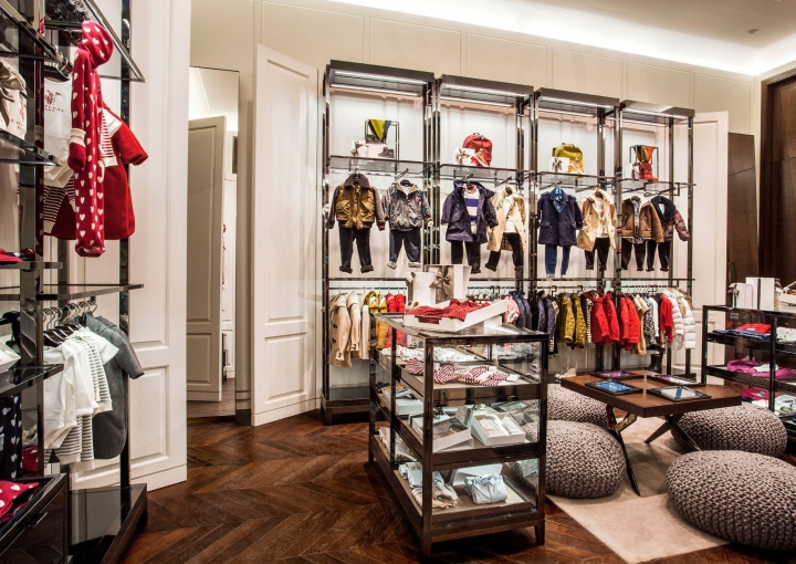 Burberry 上海靜安嘉里中心旗艦店設(shè)計