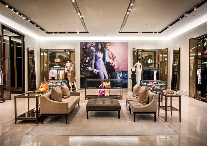 Burberry 上海靜安嘉里中心旗艦店設(shè)計