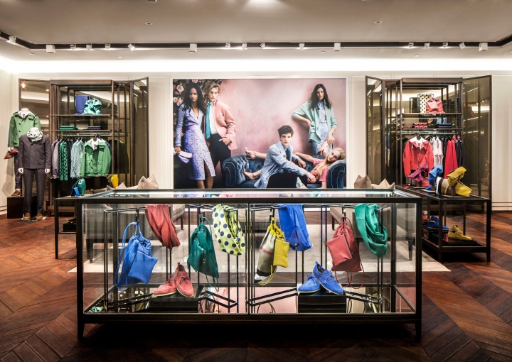 Burberry 上海靜安嘉里中心旗艦店設(shè)計