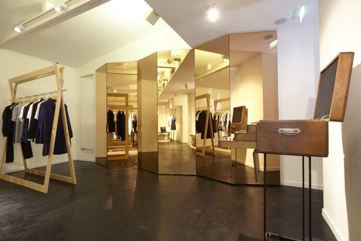 Tom Greyhound精品專賣店空間設(shè)計